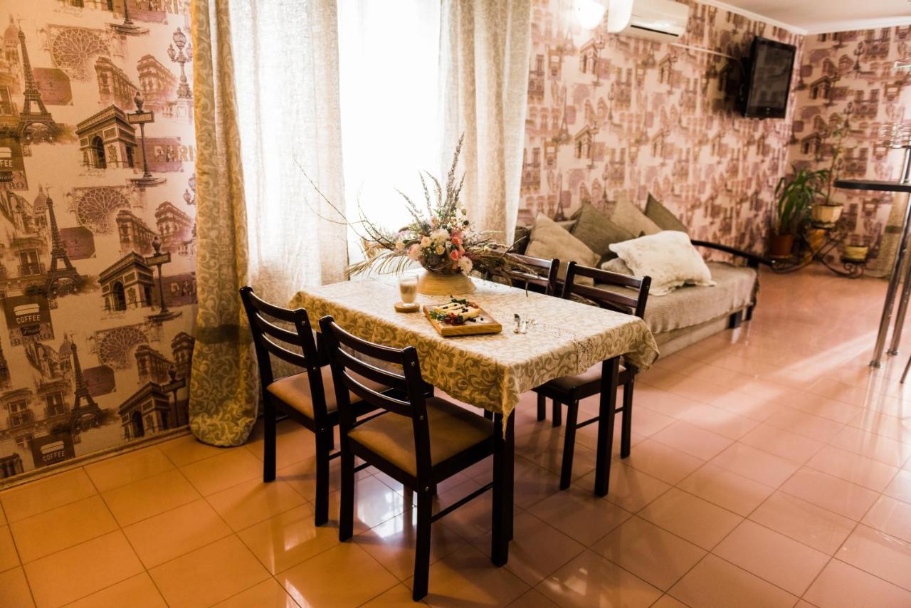 Golden Park Apartments Umanʼ Екстериор снимка