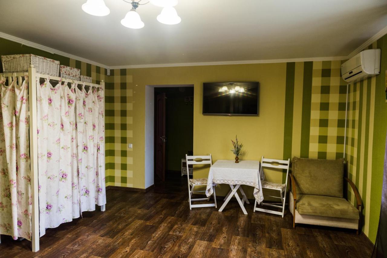 Golden Park Apartments Umanʼ Екстериор снимка