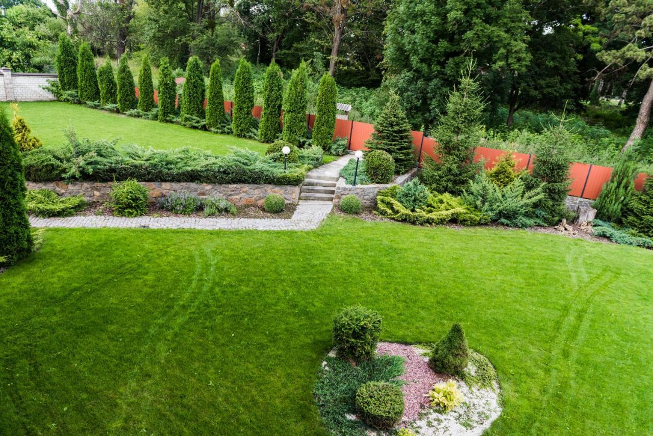 Golden Park Apartments Umanʼ Екстериор снимка