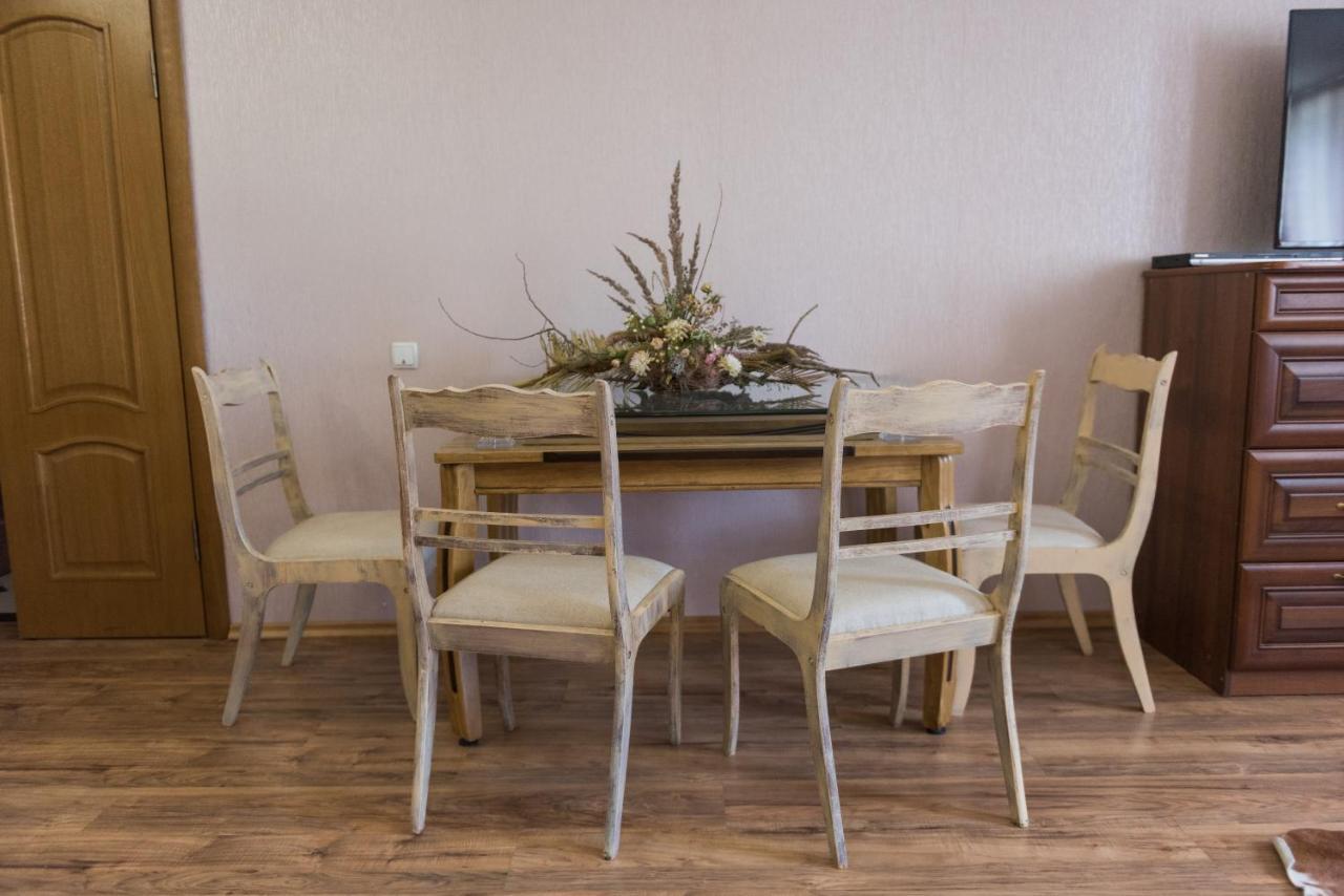 Golden Park Apartments Umanʼ Екстериор снимка
