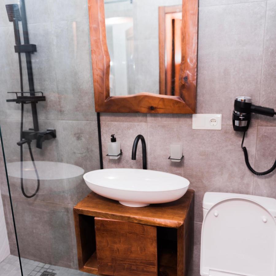 Golden Park Apartments Umanʼ Екстериор снимка