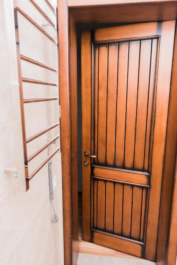 Golden Park Apartments Umanʼ Екстериор снимка