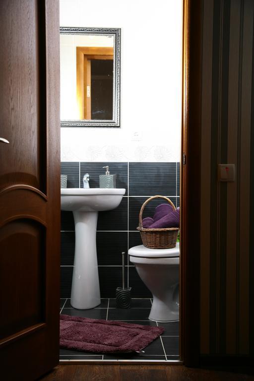 Golden Park Apartments Umanʼ Екстериор снимка